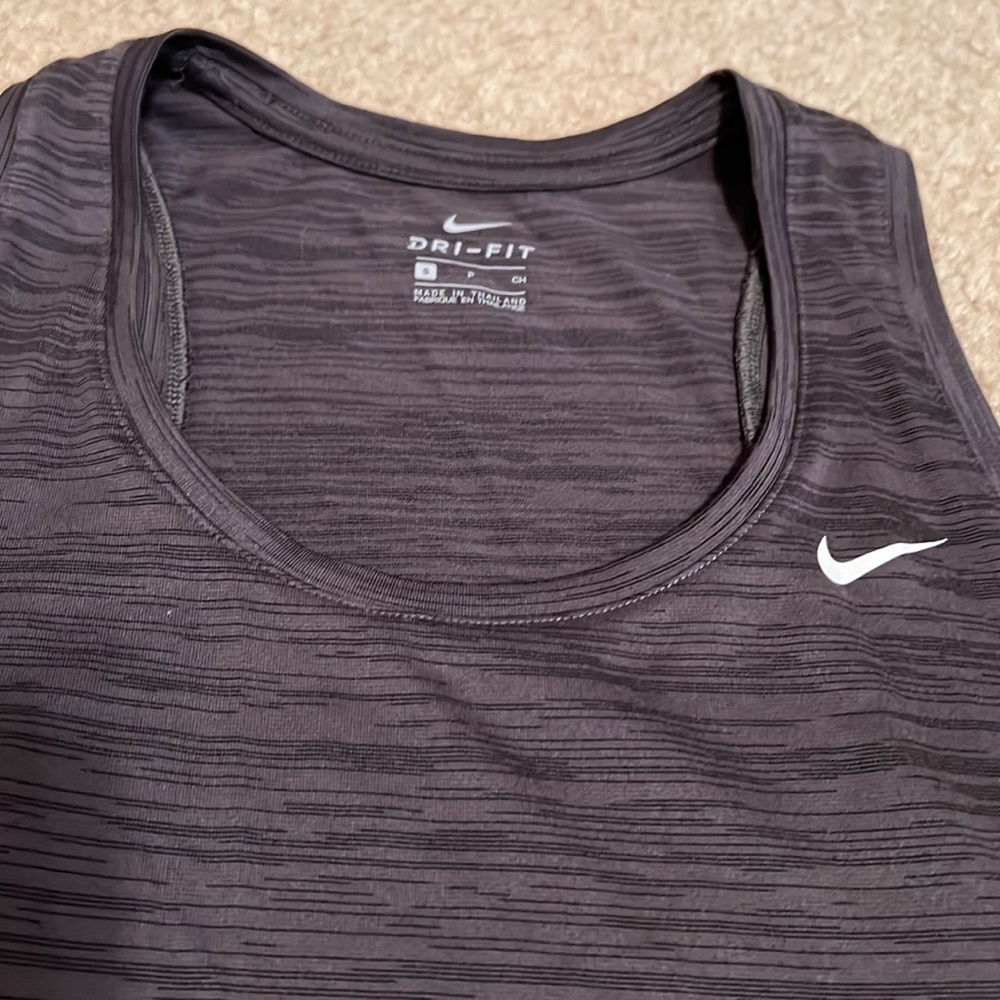 Nike Dri-Fit tank top - Picture 2 of 2